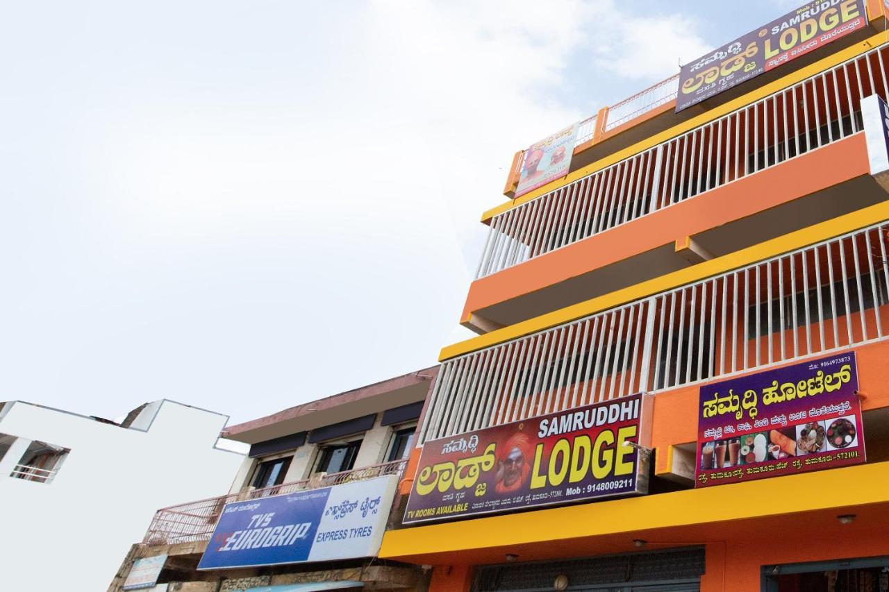Spot On 66235 Samruddhi Lodge Tumkur Exterior foto